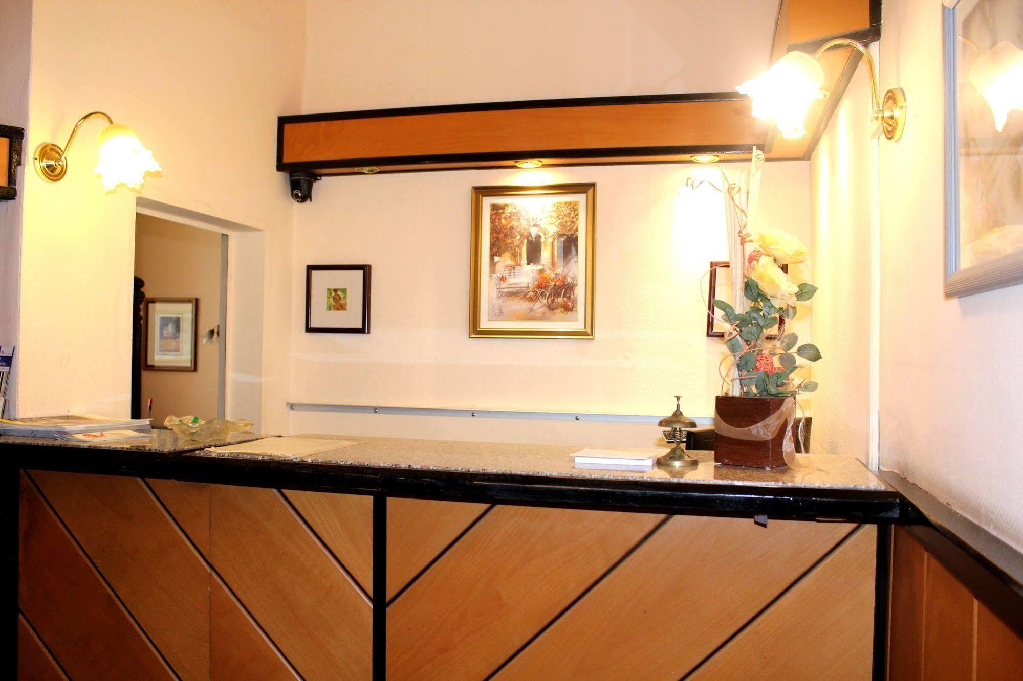 Hotel Am Roonplatz บอนน์ ภายนอก รูปภาพ