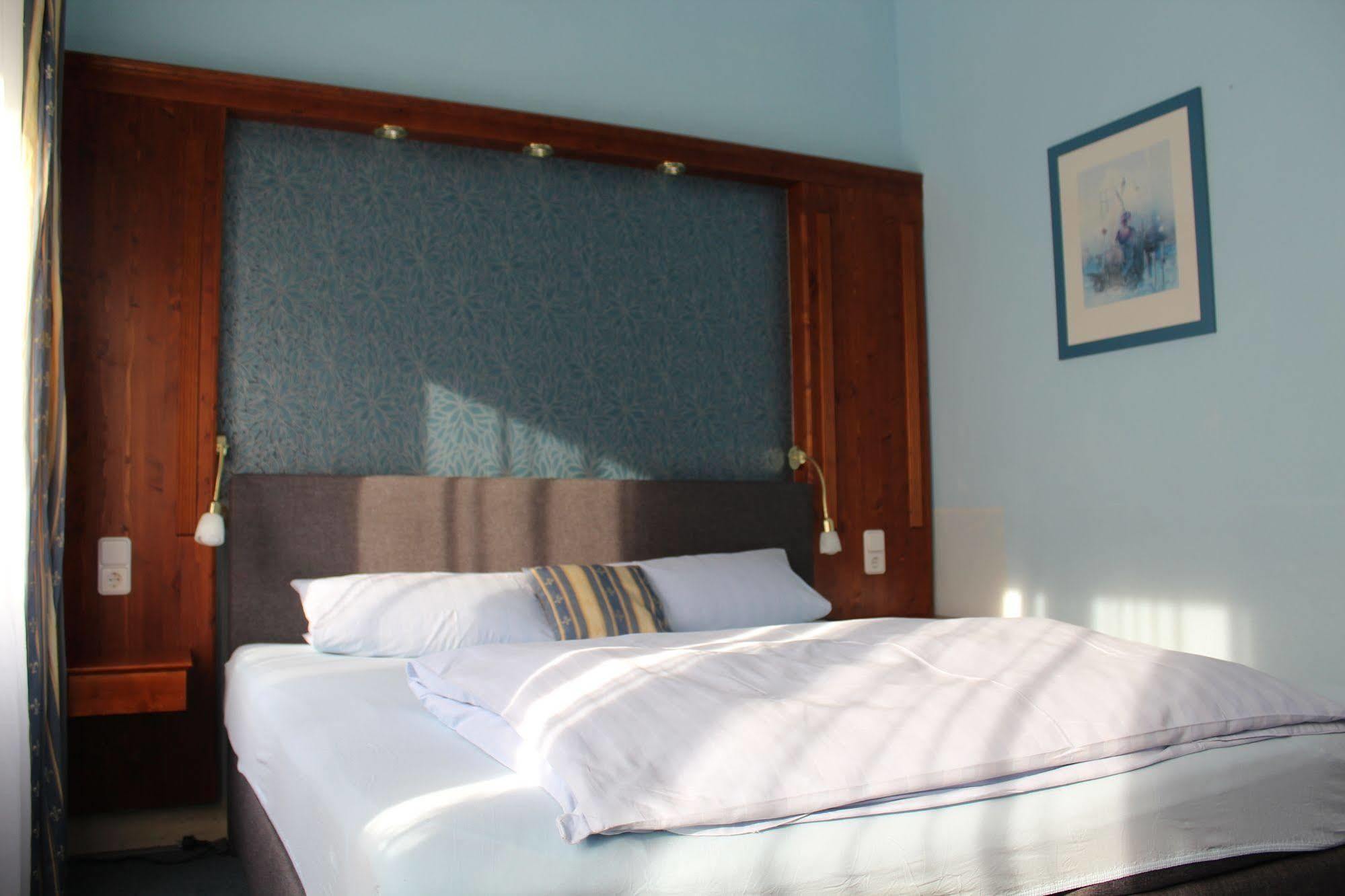 Hotel Am Roonplatz บอนน์ ภายนอก รูปภาพ