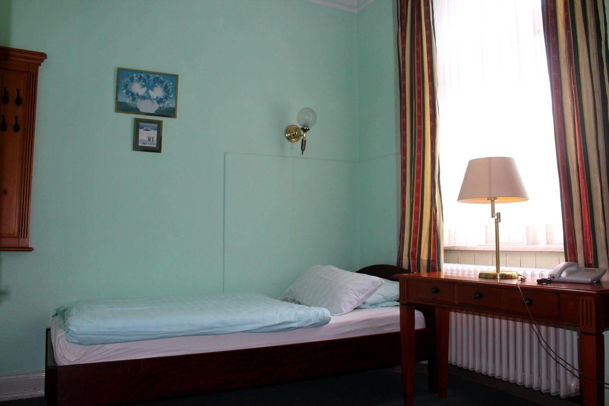 Hotel Am Roonplatz บอนน์ ภายนอก รูปภาพ